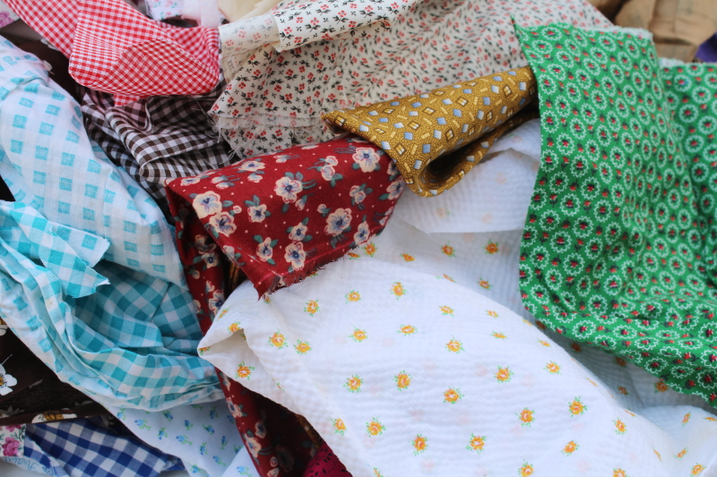 photo of 9 pounds of vintage fabric scraps, cotton prints, floral calico, gingham, girly cottagecore retro #4