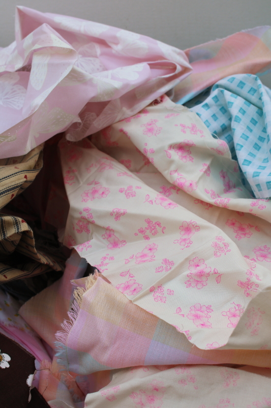 photo of 9 pounds of vintage fabric scraps, cotton prints, floral calico, gingham, girly cottagecore retro #5
