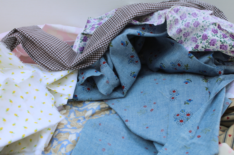 photo of 9 pounds of vintage fabric scraps, cotton prints, floral calico, gingham, girly cottagecore retro #6