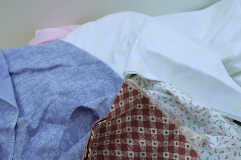 photo of 9 pounds of vintage fabric scraps, cotton prints, floral calico, gingham, girly cottagecore retro #8