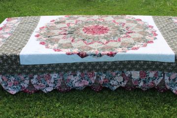catalog photo of 90s vintage cotton quilt bedspread queen size patchwork starburst green pink wine florals 