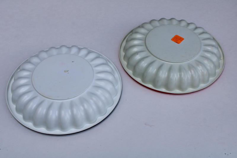 photo of 90s vintage plastic Halloween candy bowls, black cat jack o lantern, pumpkin face  #4