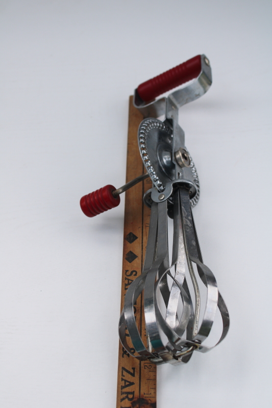 photo of AJ Ekco eggbeater, hand crank rotary mixer w/ red bakelite handles, 1940s or 50s vintage #4