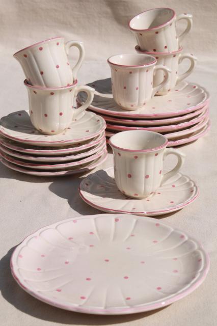 photo of Alcobaca Portugal pottery, demitasse espresso coffee cups & plates, pin dots in pink #1