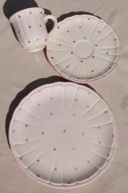 photo of Alcobaca Portugal pottery, demitasse espresso coffee cups & plates, pin dots in pink #6