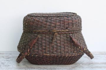 Amish kavli covered basket, handmade repaired vintage basket w/ nice dark patina 