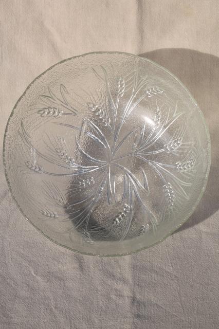 photo of Arcoroc Country Wheat pattern salad bowl / serving dish, ice textured clear glass #2