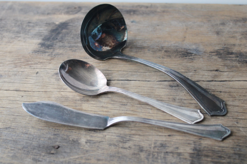 photo of Ashley AKA Vernon 1920s vintage Oneida silver plate flatware set in wood case #4