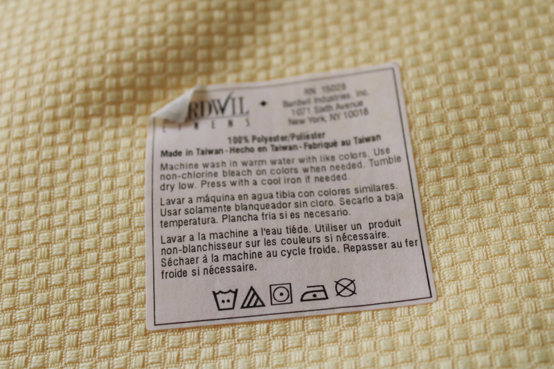 photo of Bardwil butter yellow linen texture woven poly tablecloth & 8 napkins never used set  #2