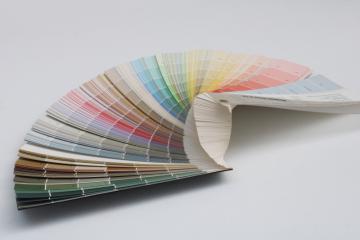 catalog photo of Benjamin Moore paint chips palette of classic colors fan deck color wheel