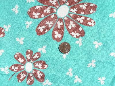 photo of Big daisies on aqua, vintage cotton fabric #1