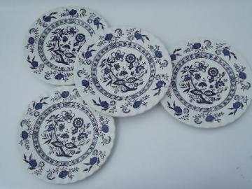 catalog photo of Blue Nordic J&G Meakin classic English china plates, blue and white onion