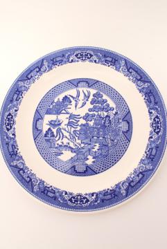 catalog photo of Blue Willow vintage Royal China cake plate or round platter / serving tray