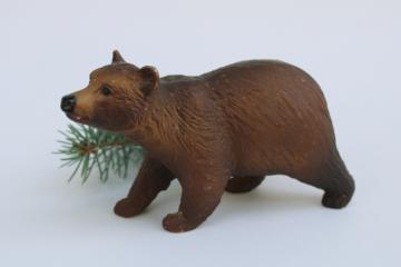 catalog photo of Breyer bear, brown bear or grizzly 1970s vintage hard plastic toy realistic animal figure 