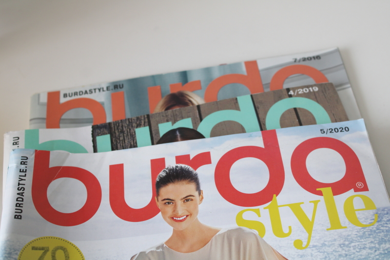 photo of Burda Russian language sewing patterns magazines lot, complete multi size pattern pullouts  #2