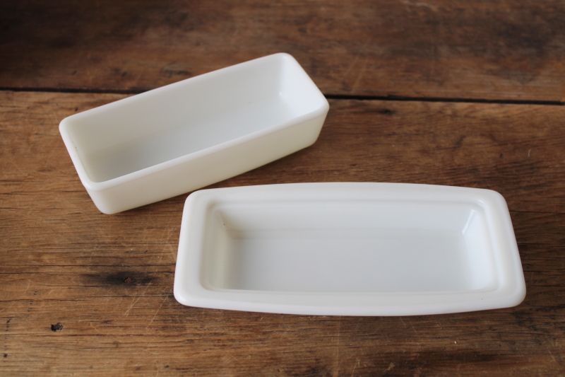 photo of Butterfly Gold Pyrex butter dish 70s vintage, plain white butter plate w/ print pattern lid  #2