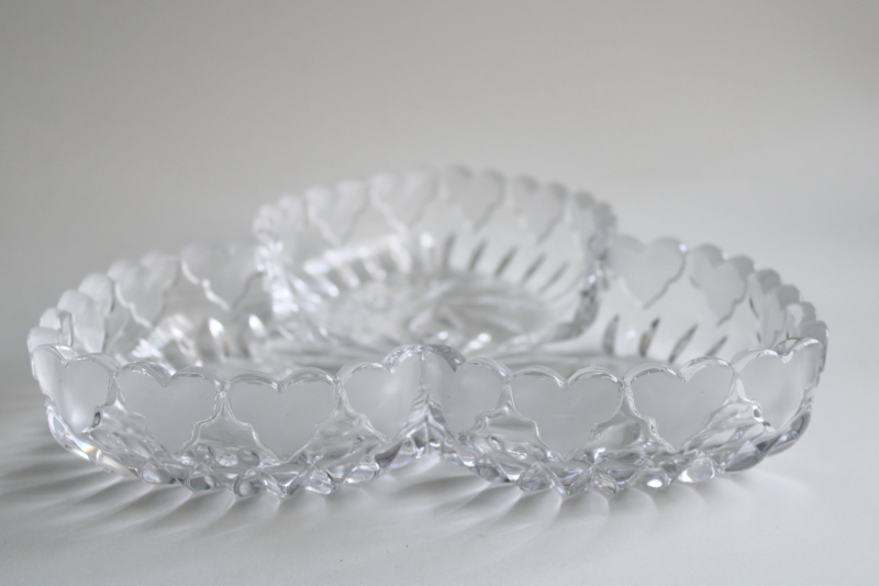 photo of Byrdes Hofbauer crystal bird pattern tricorn candy dish or trinket tray  #3