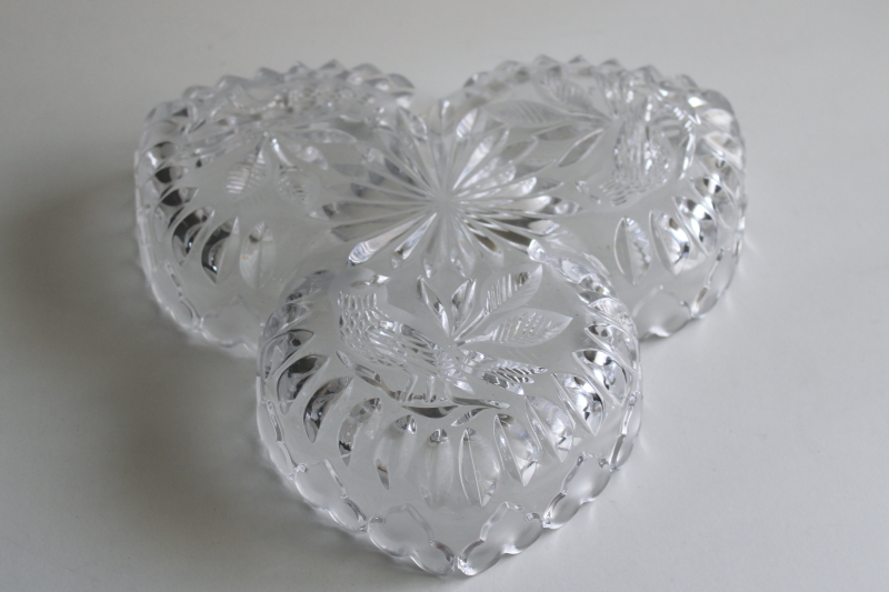 photo of Byrdes Hofbauer crystal bird pattern tricorn candy dish or trinket tray  #4