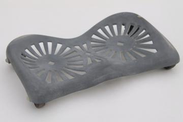 catalog photo of Challenge Mfg Batavia Illinois old metal wheel kneeler or rolling scoot seat