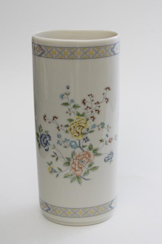 photo of Cherrywood Gorham Danbury Mint china vase, cherry wood chinoiserie pattern #1