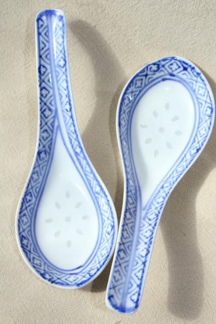 photo of Chinese blue & white rice grain porcelain, vintage bowls, spoons, plates made in China #11