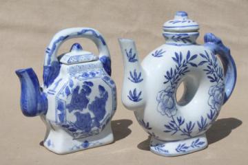 catalog photo of Chinese porcelain teapots, traditional style blue & white china tea pot lot