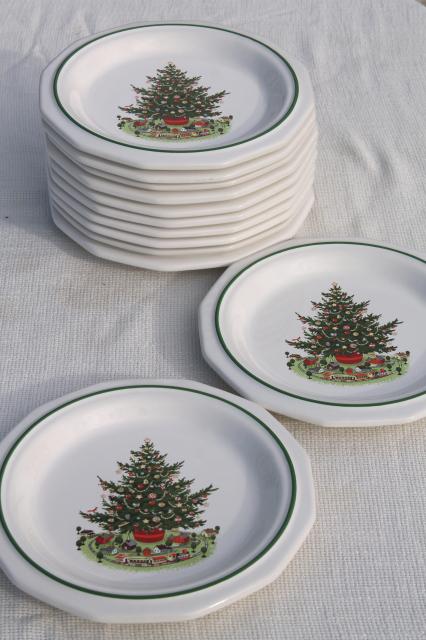 photo of Christmas Heritage Pfaltzgraff luncheon plates set of 12, holiday tree pattern #1