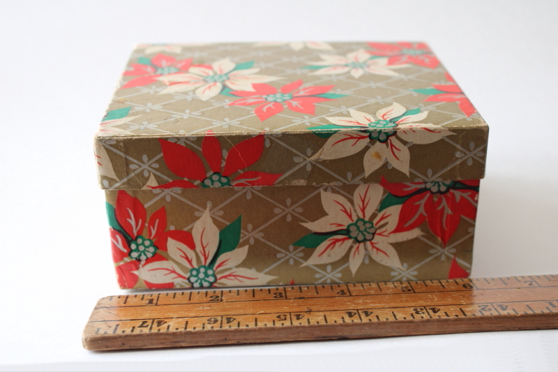 photo of Christmas gift box, 1930s 40s vintage gift wrap, poinsettia printed cardboard box w/ lid #3