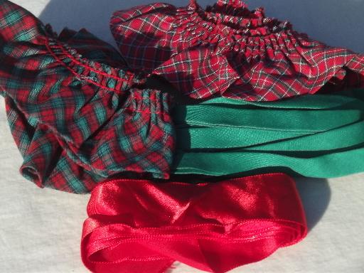 photo of Christmas sewing trim lot, eyelet & plaid ruffle edgings & red & green lace  #11