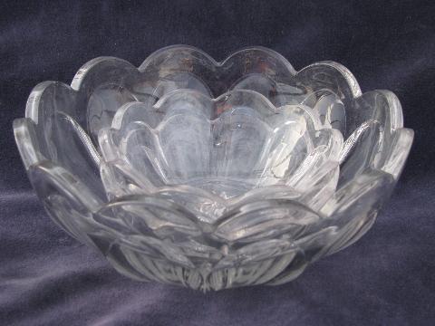 photo of Colonial pattern early 1900s vintage pressed glass berry bowls #1