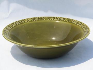catalog photo of Connemara Celtic vintage Irish Erin green pottery serving bowl Ireland