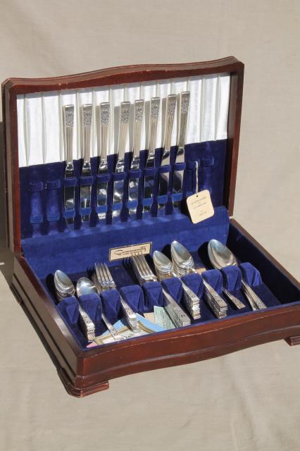 photo of Coronation vintage Oneida Community silver plate flatware set in wood chest silverware box #1