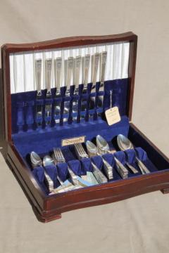 catalog photo of Coronation vintage Oneida Community silver plate flatware set in wood chest silverware box