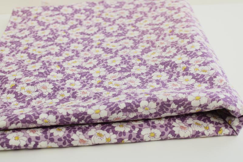 photo of Cranston Print Works VIP fabric vintage reproduction lavender flowered quilting cotton  #4