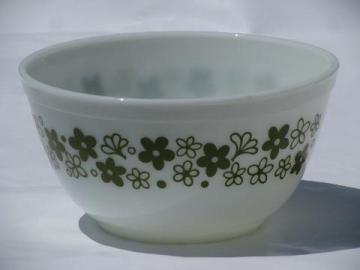 catalog photo of Crazy Daisy retro green flowers vintage Pyrex kitchen glass mixing bowl