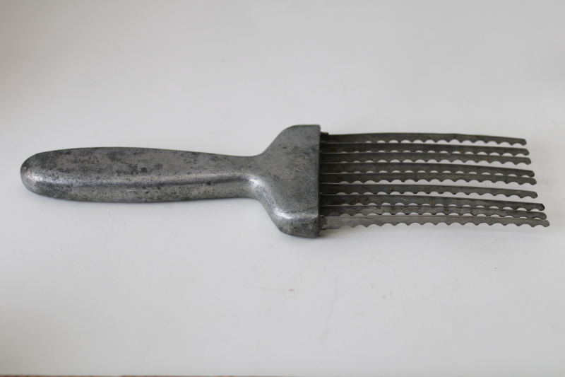 photo of Damar made in Italy multi blade serrated slicer, mid century vintage kitchen gadget tool  #2