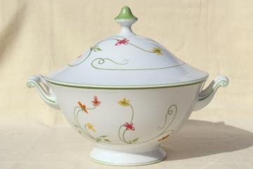 catalog photo of Denby Duchess china, 70s vintage Portugal pottery soup tureen w/ pansies or wild violets