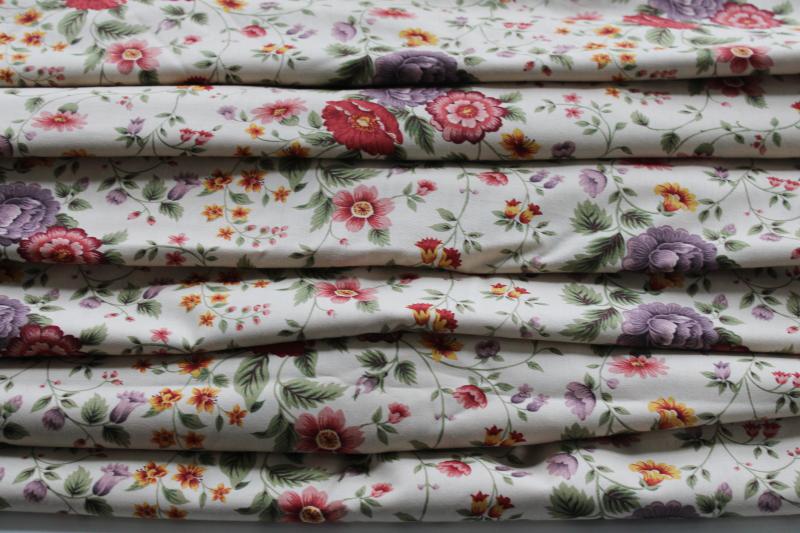 photo of Donna Wilder floral print decorator cotton Prairie Home Stonehill Fabric Traditions #1