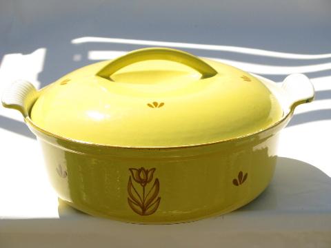 photo of Dru - Holland, vintage tulip sprig cast iron enamel dutch oven, rare yellow #1