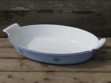 catalog photo of Dru-Holland blue dutch tulips cast iron enamel pan, oval French gratin