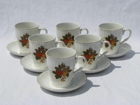 photo of English Harvest Wedgwood china, autumn fruit pattern, 6 cups & saucers #1