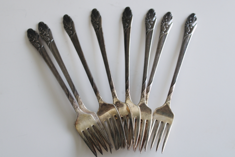 photo of Evening Star vintage 1950s Oneida Community silver plate grille forks w/ long handles  #2