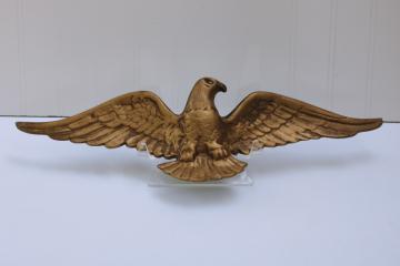 Federal eagle vintage cast metal wall hanging plaque, bicentennial Americana large gold eagle