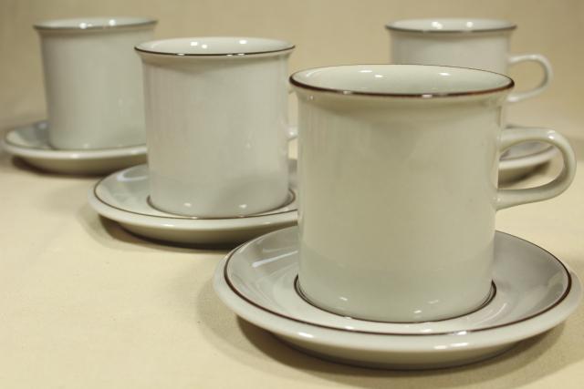 photo of Fennica Arabia Finland vintage stoneware pottery tan brown band coffee cups & saucers #2