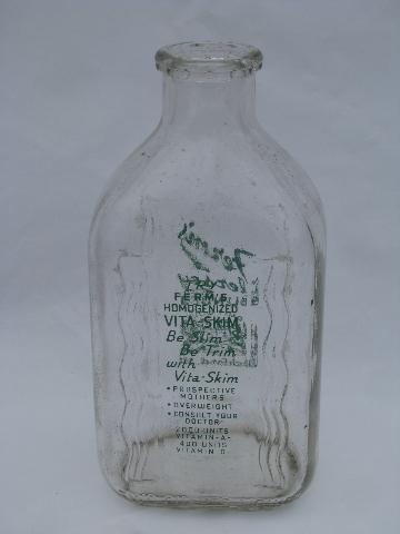 photo of Fern's Rockford Jersey dairy advertising vintage glass milk bottle, old wire bottle carrier #3