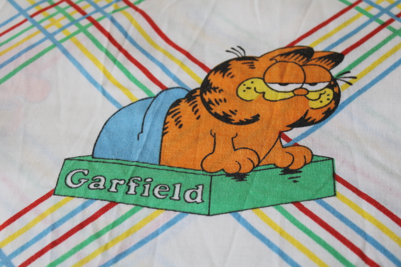 photo of Garfield print poly blend twin bed sheet cutter fabric 80s 90s vintage #1