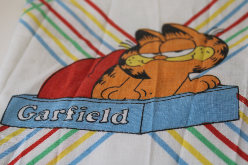 photo of Garfield print poly blend twin bed sheet cutter fabric 80s 90s vintage #3