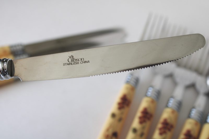 photo of Gibson Antique Grappa grapes pattern flatware set for 4, plastic handle stainless silverware 20 pieces  #5