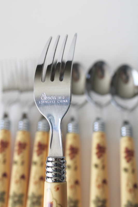 photo of Gibson Antique Grappa grapes pattern flatware set for 4, plastic handle stainless silverware 20 pieces  #6
