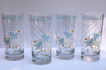 Goose w/ bow print drinking glasses, 80s vintage Anchor Hocking Farm Country blue print w/ white geese 
